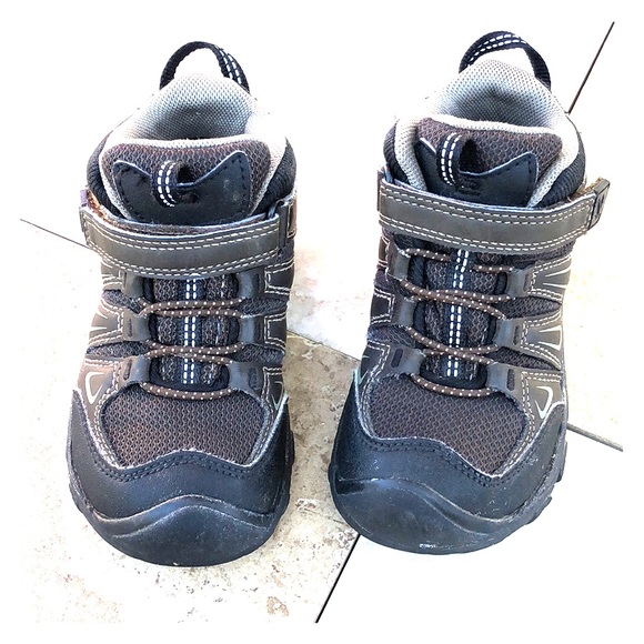keen boys hiking boots
